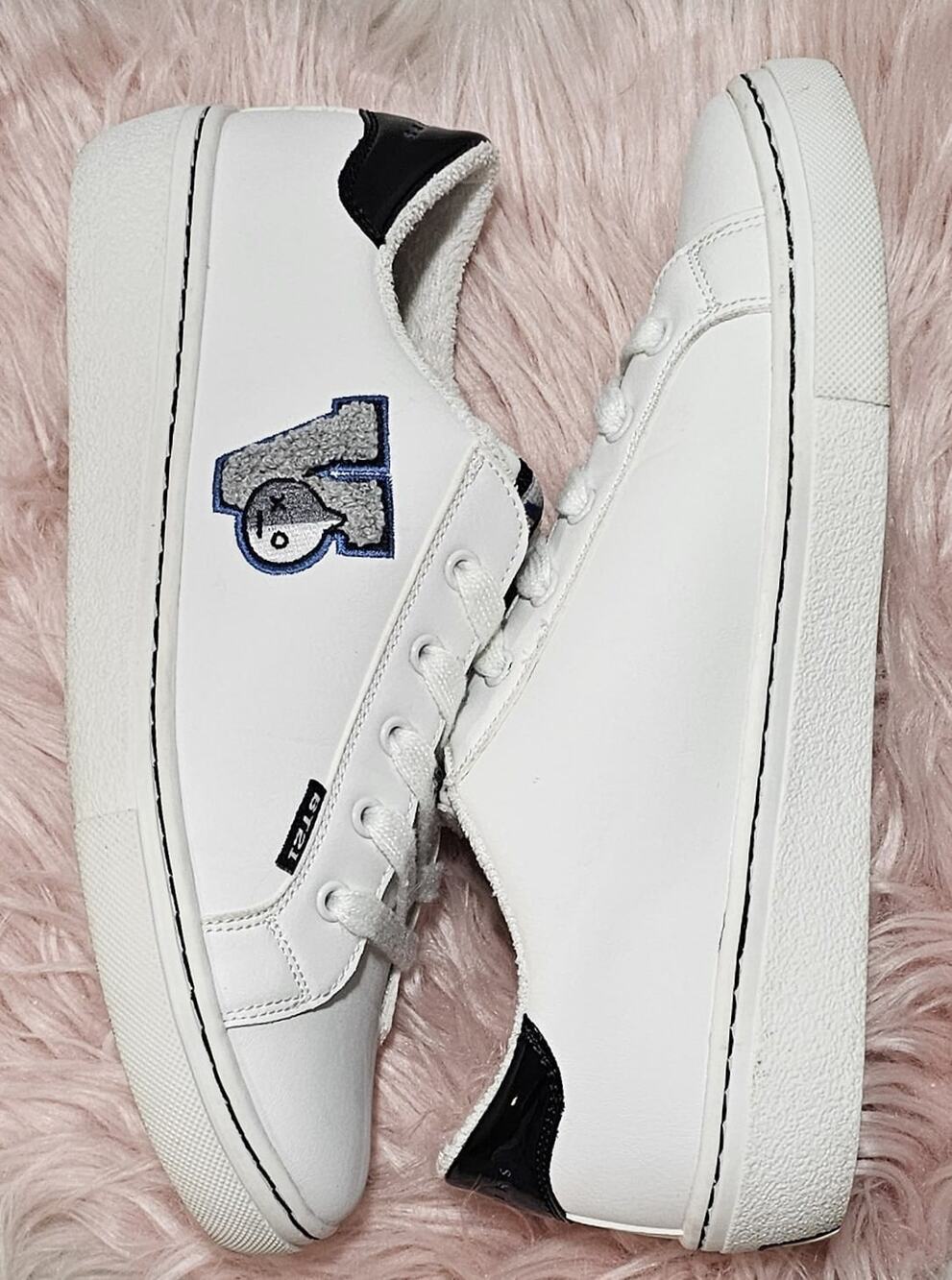 Skechers x BT21 Van Women's Sneakers Size 8 White Black BTS Collab